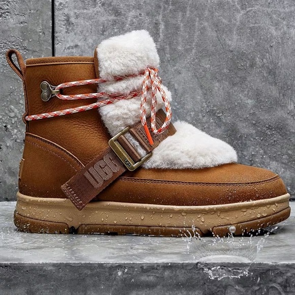 NIB✨UGG® Classic Waterproof Hiker Boot Chestnut Leather Sz 7 - Picture 3 of 16